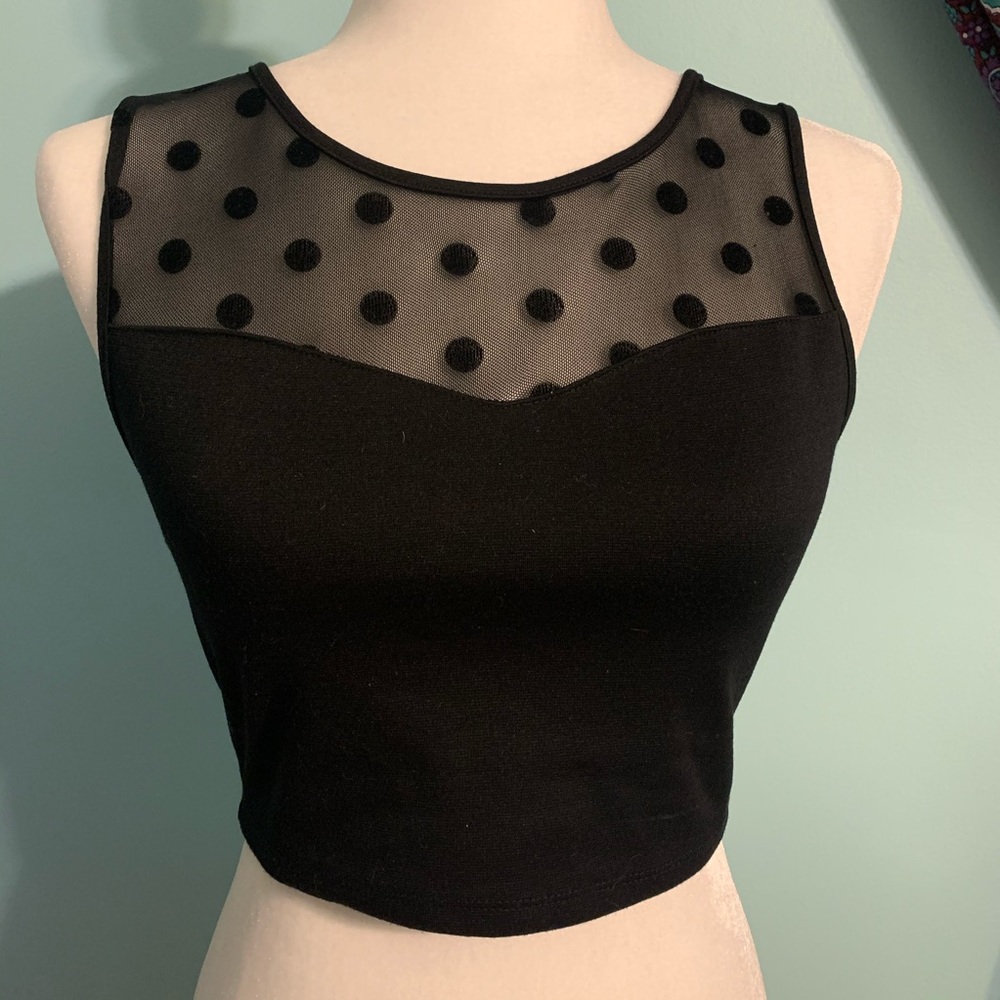 Forever 21: Black Cropped Top